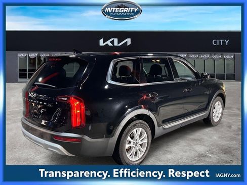 Used 2022 Kia Telluride LX image 6