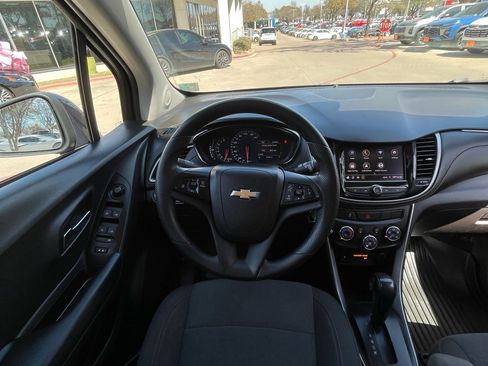 Used 2021 Chevrolet Trax LS w/ Tint and Cruise Package image 12