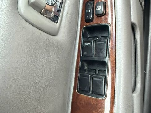 Used 2000 Toyota Avalon XL FWD image 21