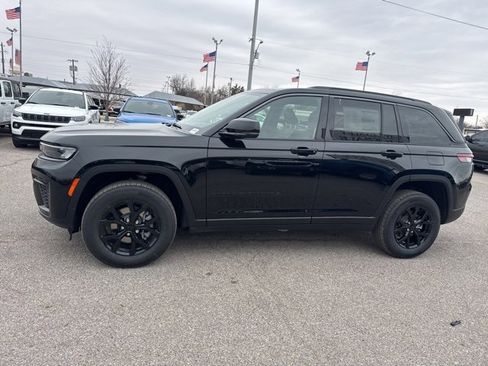 New 2026 Jeep Grand Cherokee Altitude image 3