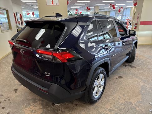 Used 2021 Toyota RAV4 XLE w/ Convenience Package AWD/4WD image 10