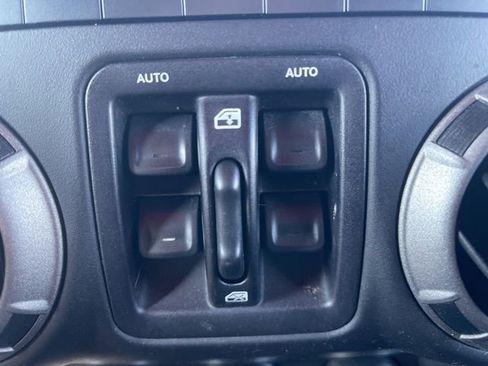 Used 2017 Jeep Wrangler Unlimited Sport w/ Quick Order Package 23S AWD/4WD image 15