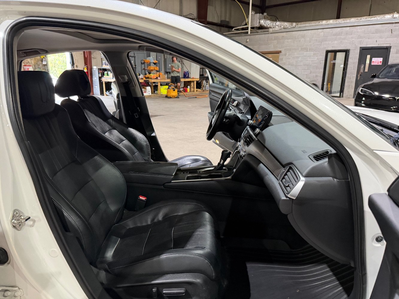 Used 2018 Honda Accord Touring image 26