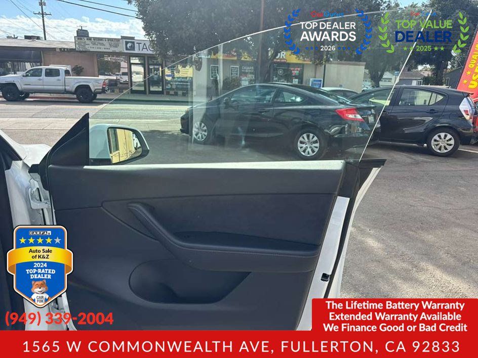 Used 2022 Tesla Model Y Long Range AWD/4WD image 24