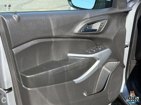 Certified 2025 Chevrolet Trax LS image 16