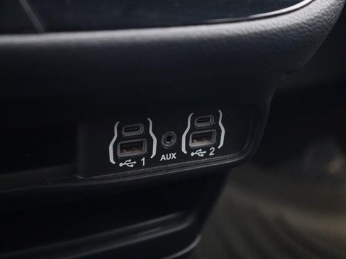 Used 2021 Chrysler Pacifica Touring-L w/ Premium & Safety Sphere Group FWD image 19