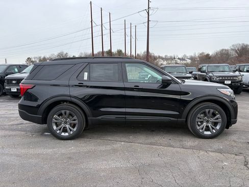 New 2026 Ford Explorer Active w/ Active Comfort Package image 2