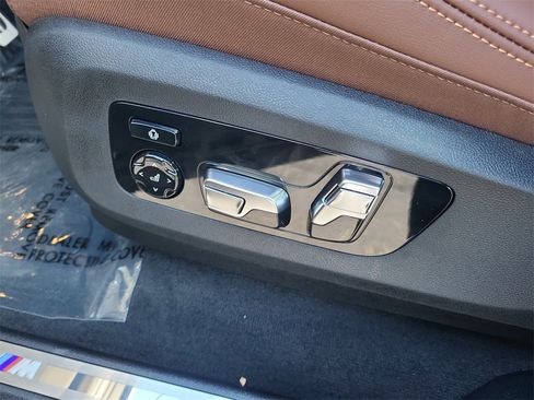 New 2026 BMW X6 xDrive40i w/ Climate Comfort Package image 18