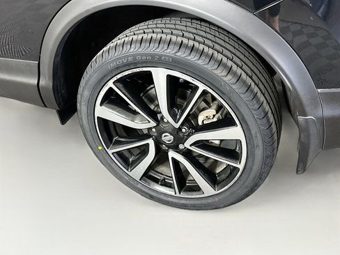 Used 2019 Nissan Rogue Sport SL w/ Premium Package image 11