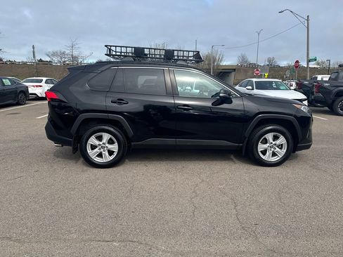Used 2021 Toyota RAV4 XLE AWD/4WD image 9