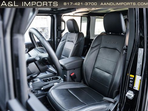 Used 2023 Jeep Wrangler Unlimited Sahara w/ LED Lighting Group AWD/4WD image 4
