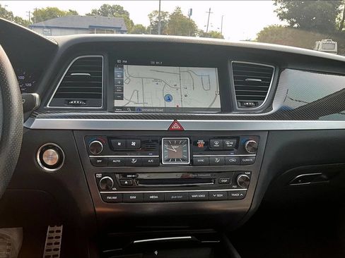 Used 2018 Genesis G80 3.3T Sport RWD image 30