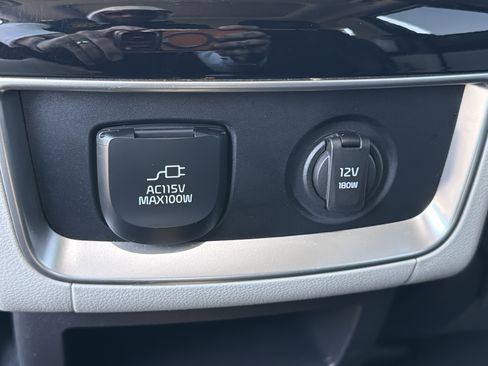 Used 2024 Kia Carnival SX Prestige FWD image 21