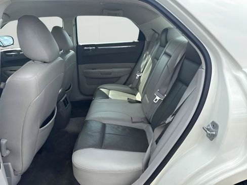 Used 2008 Chrysler 300 Touring RWD image 15
