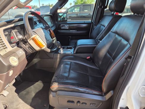 Used 2007 Lincoln Navigator 2WD image 14