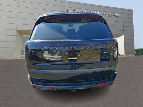 Used 2025 Land Rover Range Rover Long Wheelbase SE image 7