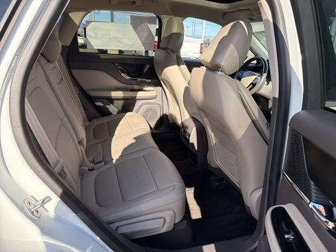 Certified 2022 Lincoln Corsair AWD w/ Premium Package image 17