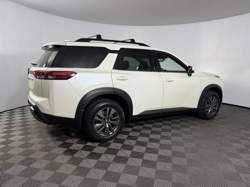 Used 2023 Nissan Pathfinder SV FWD image 8