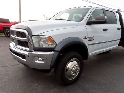 Used 2016 RAM 5500 Tradesman image 9