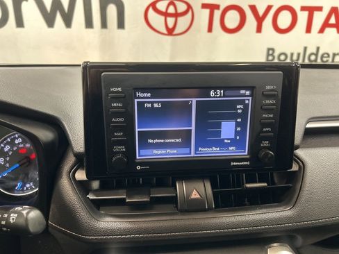 Used 2021 Toyota RAV4 LE image 29