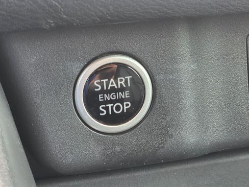 Used 2021 Nissan Rogue SL image 25