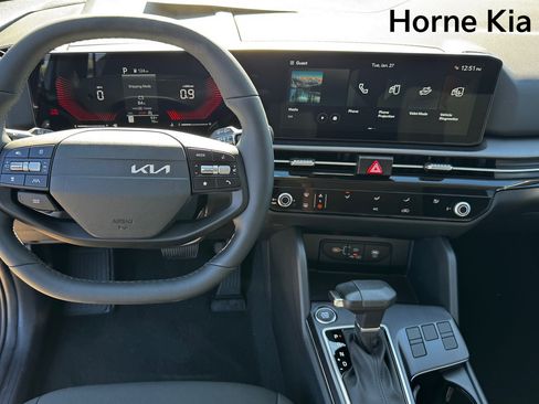 New 2026 Kia Sportage LX FWD image 13
