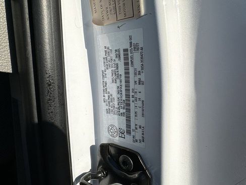 Used 2015 Ford F150 XLT image 23