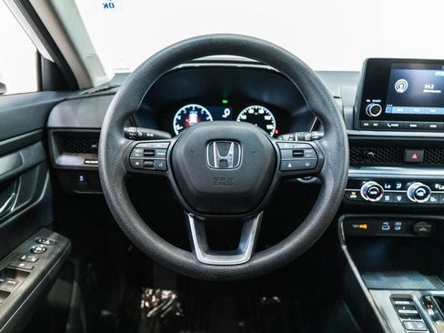 Used 2025 Honda CR-V EX image 16