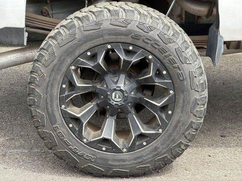 Used 2015 Chevrolet Silverado 2500 LT AWD/4WD image 5