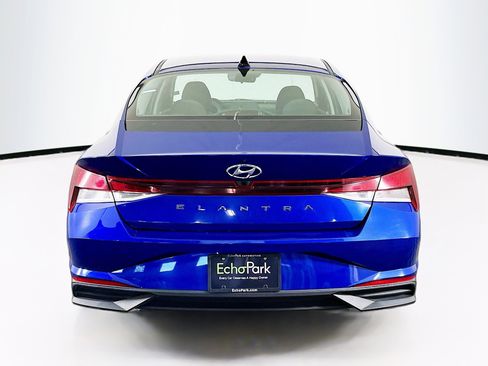 Used 2021 Hyundai Elantra SEL image 7