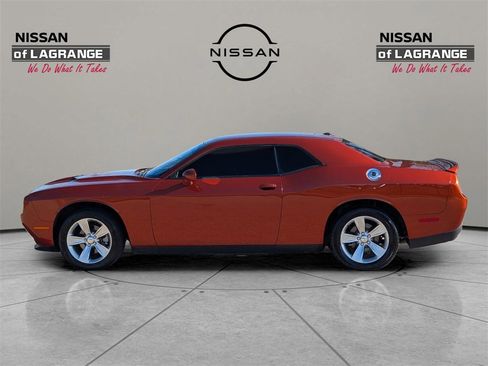 Used 2021 Dodge Challenger SXT image 8