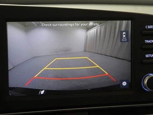 Used 2021 Hyundai Elantra SEL image 12