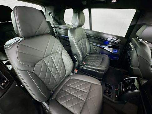 Used 2024 BMW X7 xDrive40i w/ Executive Package AWD/4WD image 28