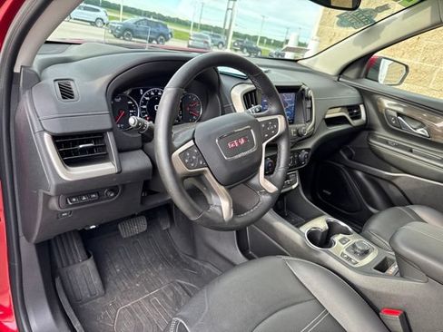 Used 2024 GMC Terrain Denali w/ Denali Premium Package AWD/4WD image 15