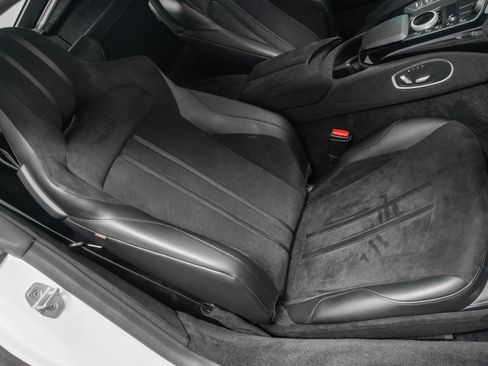 Used 2020 Aston Martin V8 Vantage Coupe RWD image 26