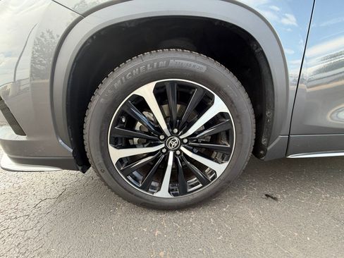 Used 2021 Toyota Highlander XSE AWD/4WD image 24