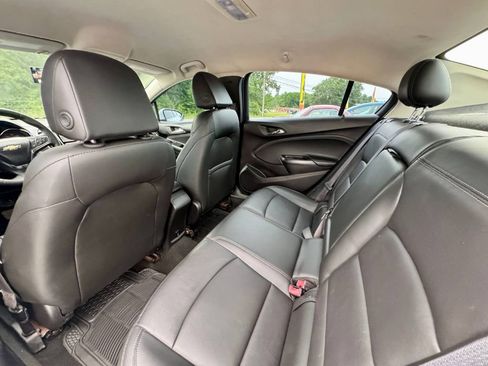 Used 2017 Chevrolet Cruze Premier FWD image 10