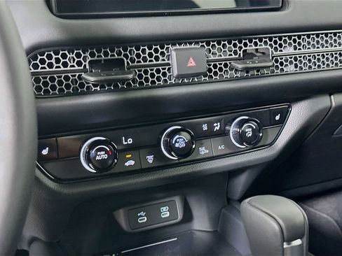 Certified 2026 Honda HR-V Sport image 14