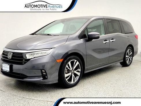Used 2023 Honda Odyssey Touring image 1