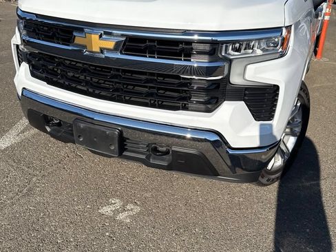 Used 2023 Chevrolet Silverado 1500 LT AWD/4WD image 2