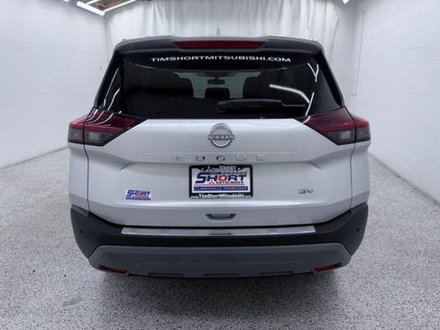 Used 2022 Nissan Rogue SV FWD image 3