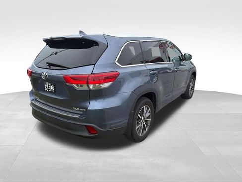 Used 2018 Toyota Highlander XLE AWD/4WD image 7