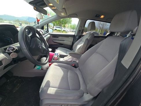 Used 2018 Honda Odyssey EX image 2