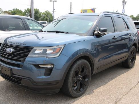 Used 2019 Ford Explorer Sport w/ Equipment Group 401A AWD/4WD image 4