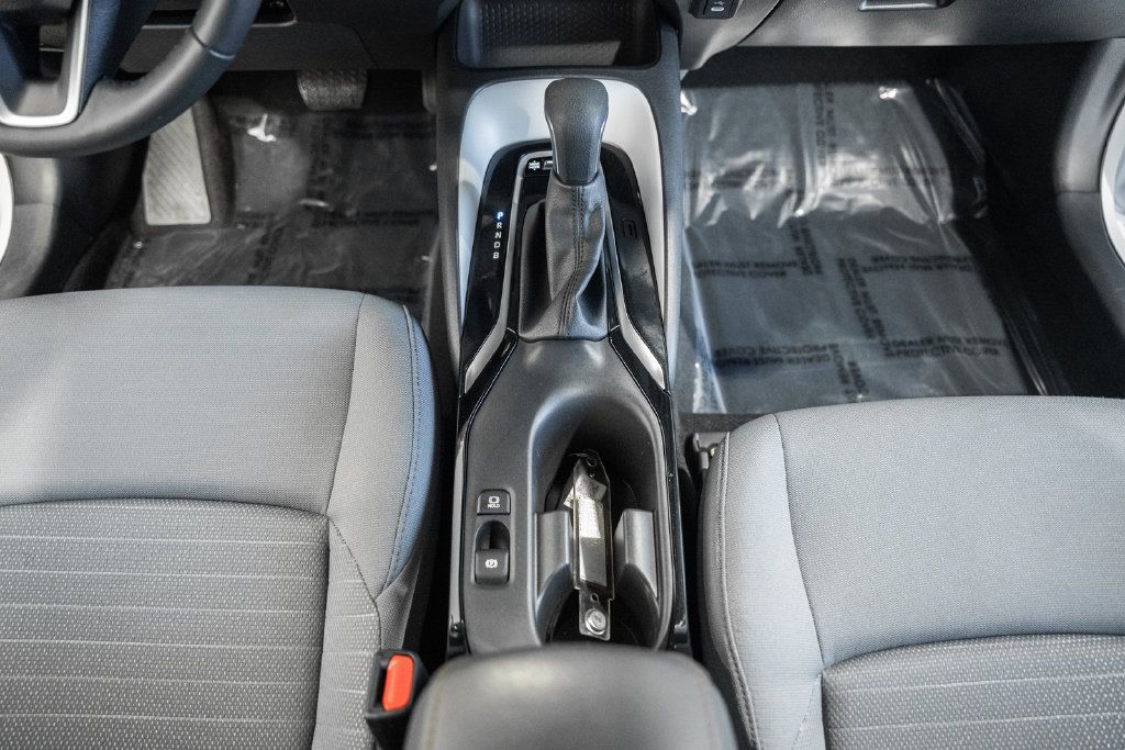 Used 2025 Toyota Corolla SE FWD image 25