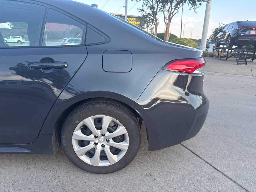 Used 2025 Toyota Corolla LE FWD image 8