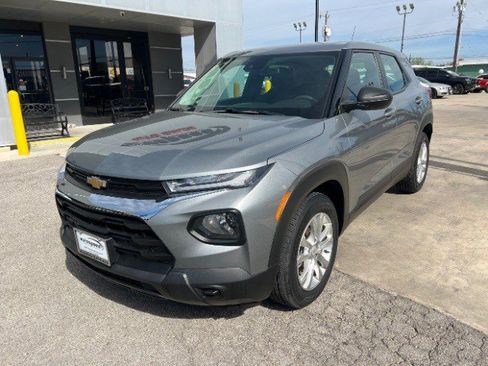Used 2023 Chevrolet TrailBlazer LS image 1