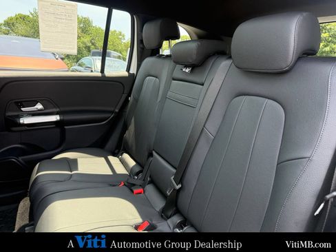 Certified 2022 Mercedes-Benz GLB 250 4MATIC image 22