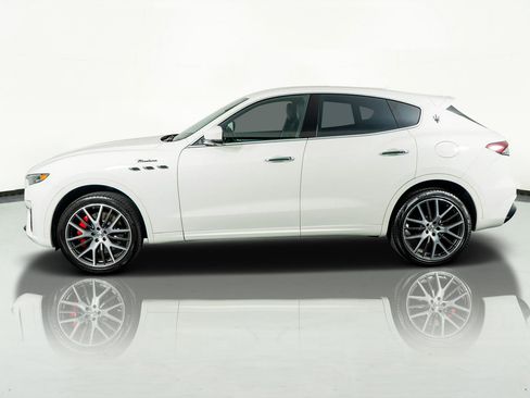 Used 2022 Maserati Levante Modena image 7