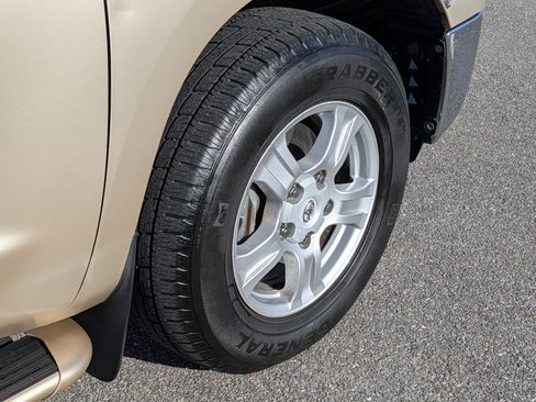 Used 2010 Toyota Tundra 2WD Double Cab image 12